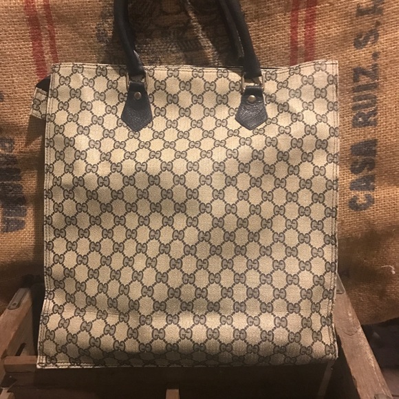 💔Sold💔❗️last price cut❗️VTG Gucci navy print - Picture 3 of 8